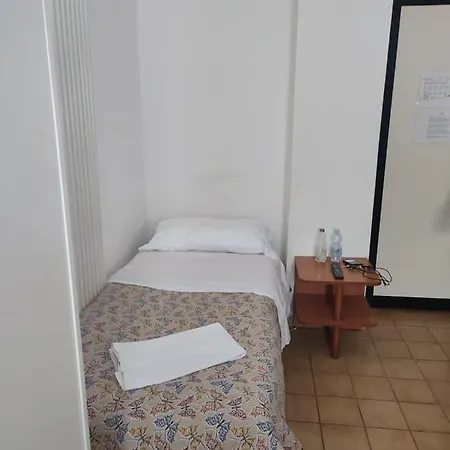 Italia Hotel 2*