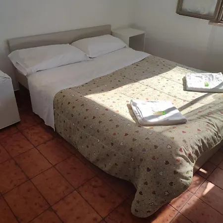Italia Hotel 2*